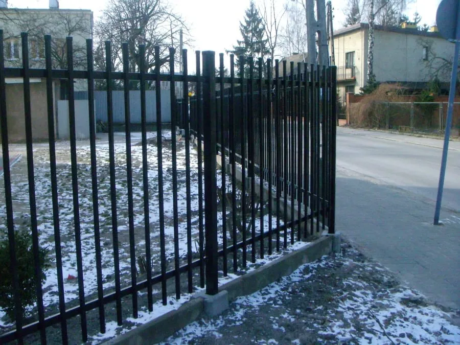 Ogrodzenie palisadowe 10 — ogrodzenia palisadowe, zdjęcie 2 z 4